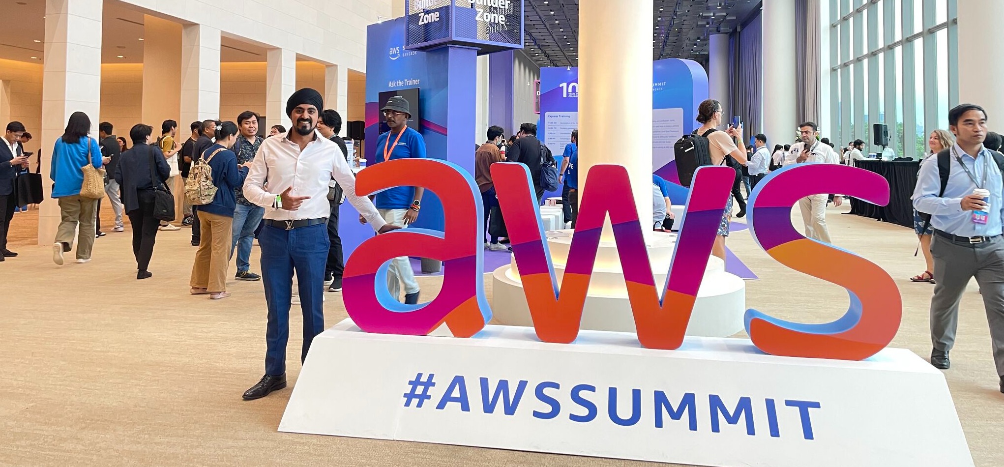 WOWS Attends AWS Summit: Celebrating a Successful Startup Ecosystem